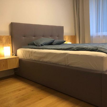 New Modern Urban Apartment Bratislava Esterno foto