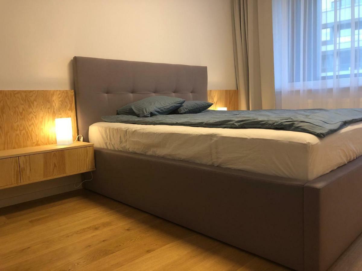 New Modern Urban Apartment Bratislava Esterno foto