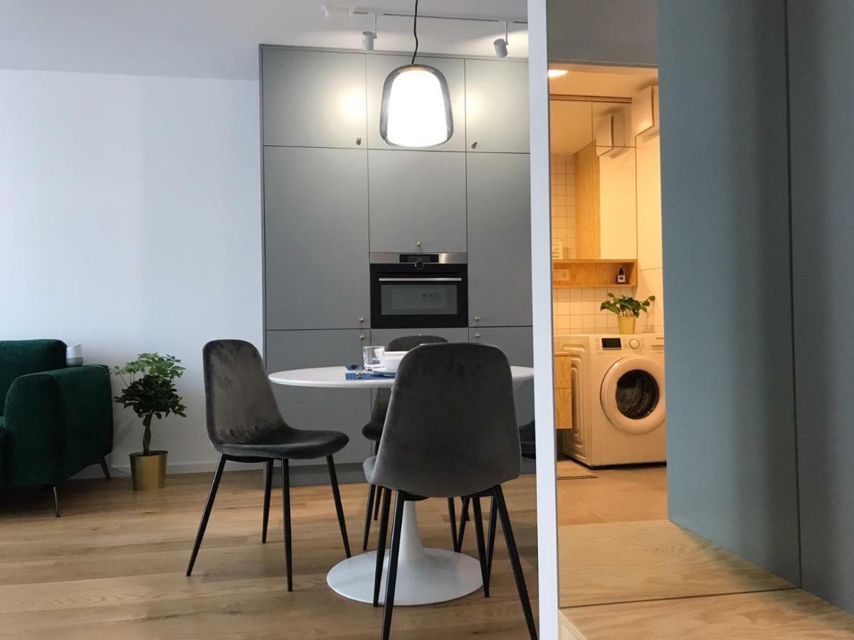 New Modern Urban Apartment Bratislava Esterno foto
